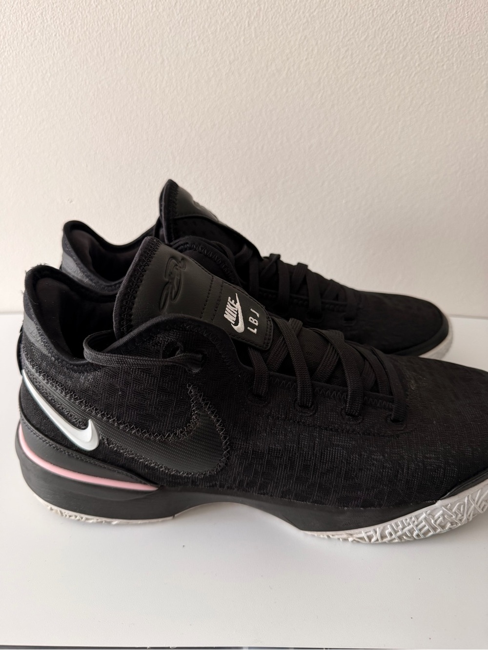 Nike Zoom Lebron NXXT Gen Black White Medium Soft Pink Mens Size 11 - Picture 4 of 7